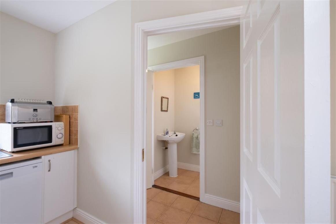 2 Cosy Bedrooms In A 3 Bed Home Tyrrelstown Bagian luar foto